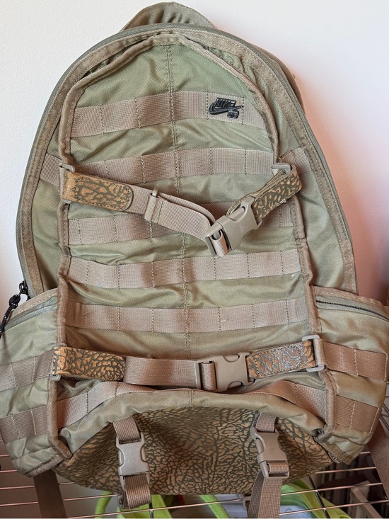 nike backpacks molle Track Backpack Black The Nike Varsity Elite Printed 32L Backpack is built for players and everyday movers who need serious space Nike Molle Backpack